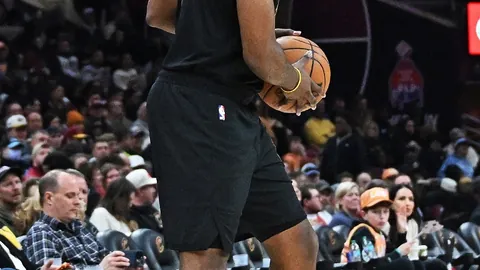 京多安力抗逆转！曼城队魂屡现绝技！瓜迪奥拉坚信留用其核心之选